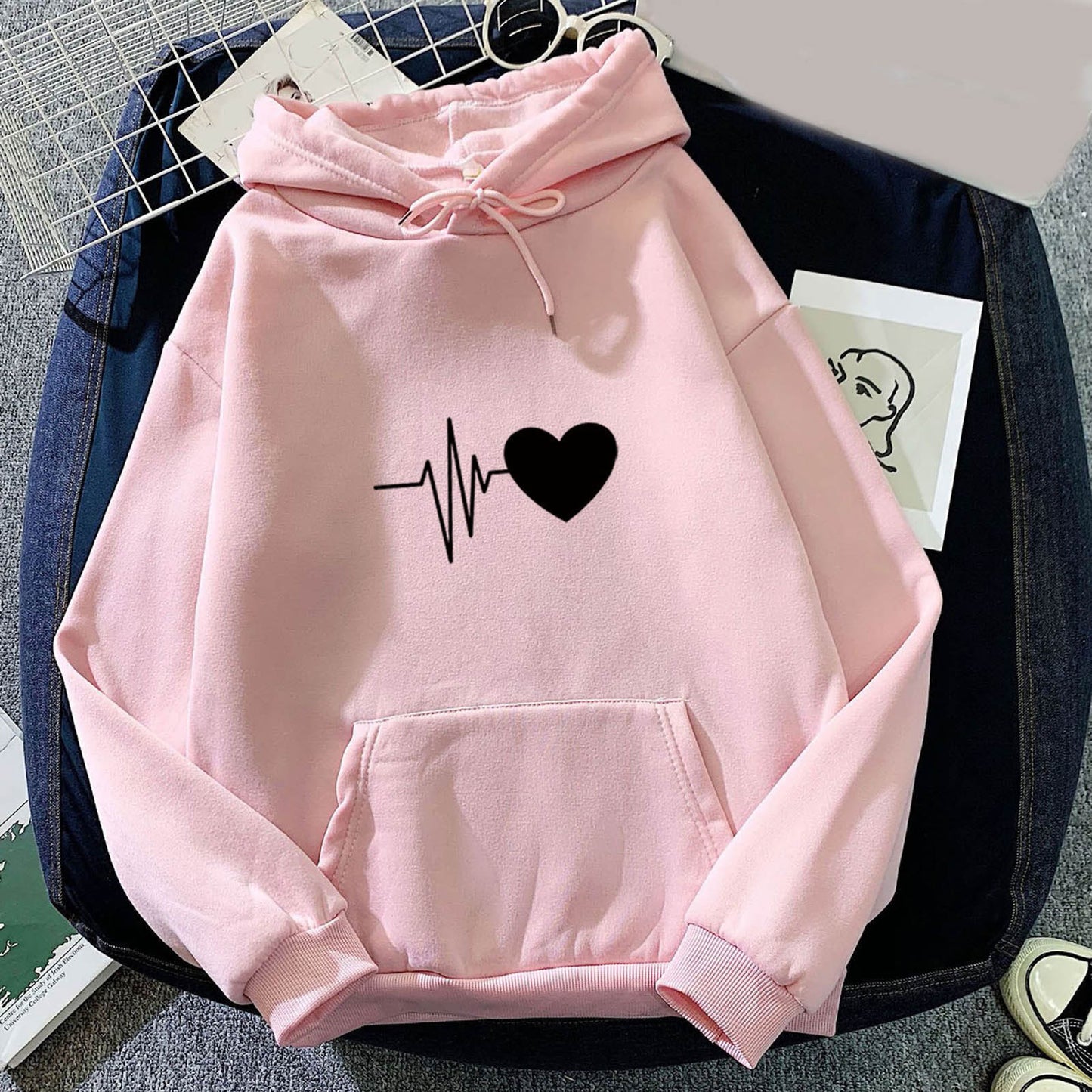 HOODED PULLOVER SWEATSHIRT