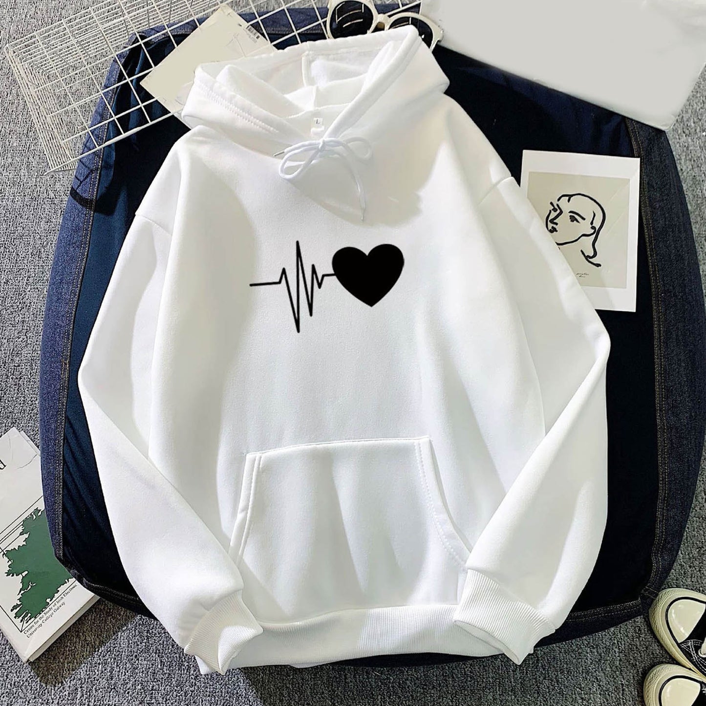 HOODED PULLOVER SWEATSHIRT