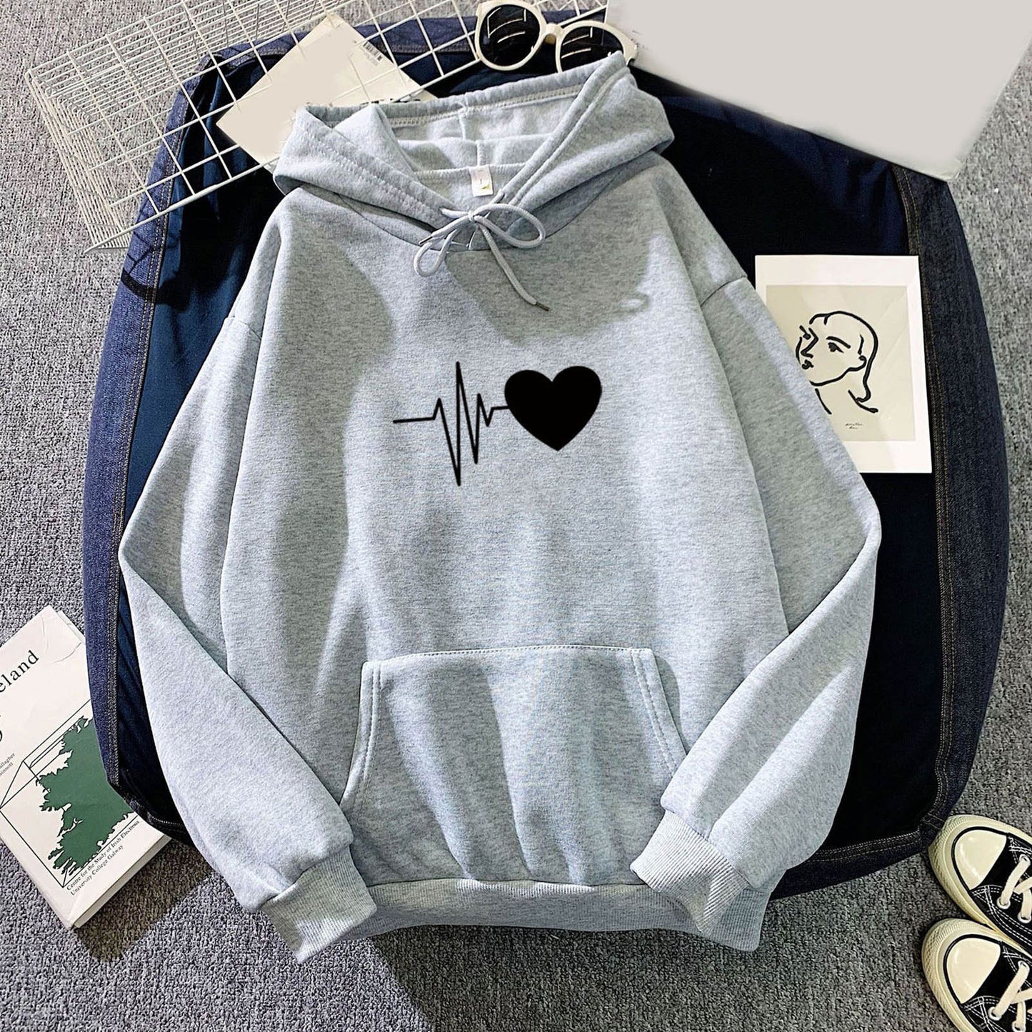 HOODED PULLOVER SWEATSHIRT